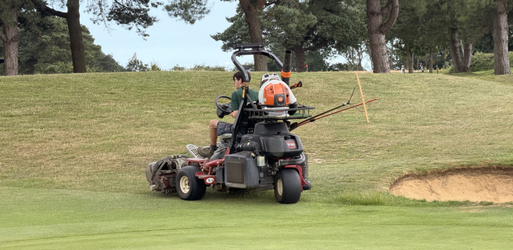 apprentice-on-golf-course