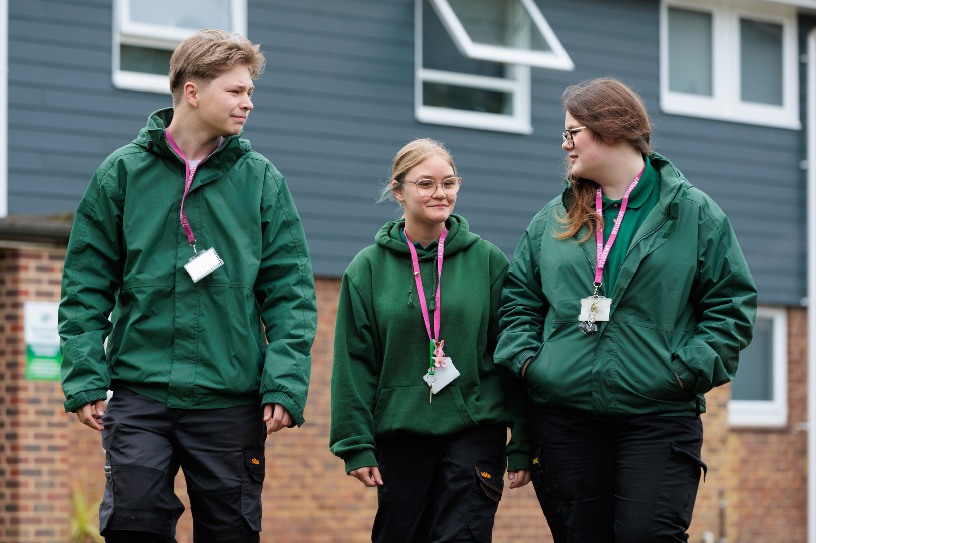 nkc-hadlow-students-walking