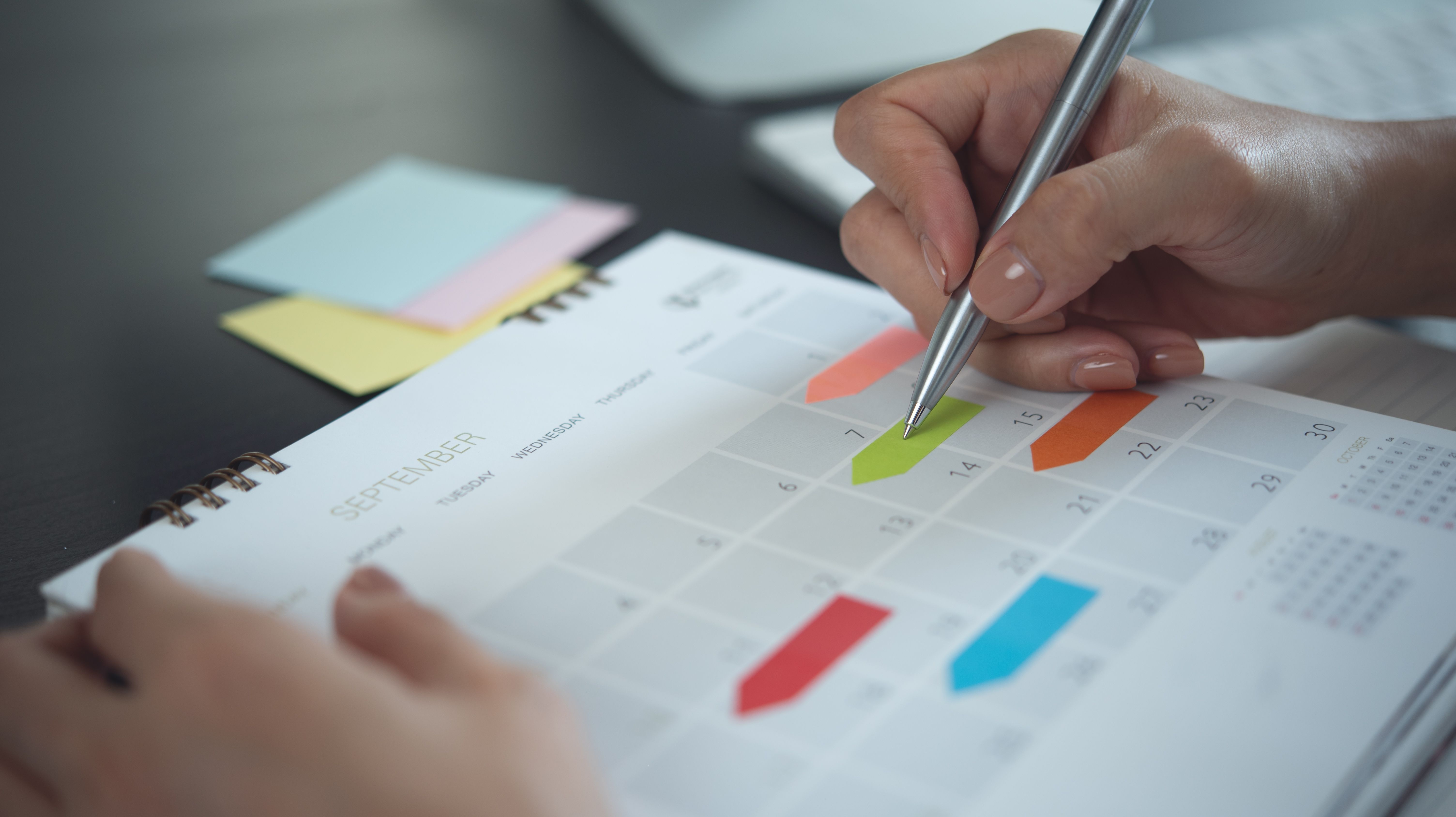 student-writing-in-calendar